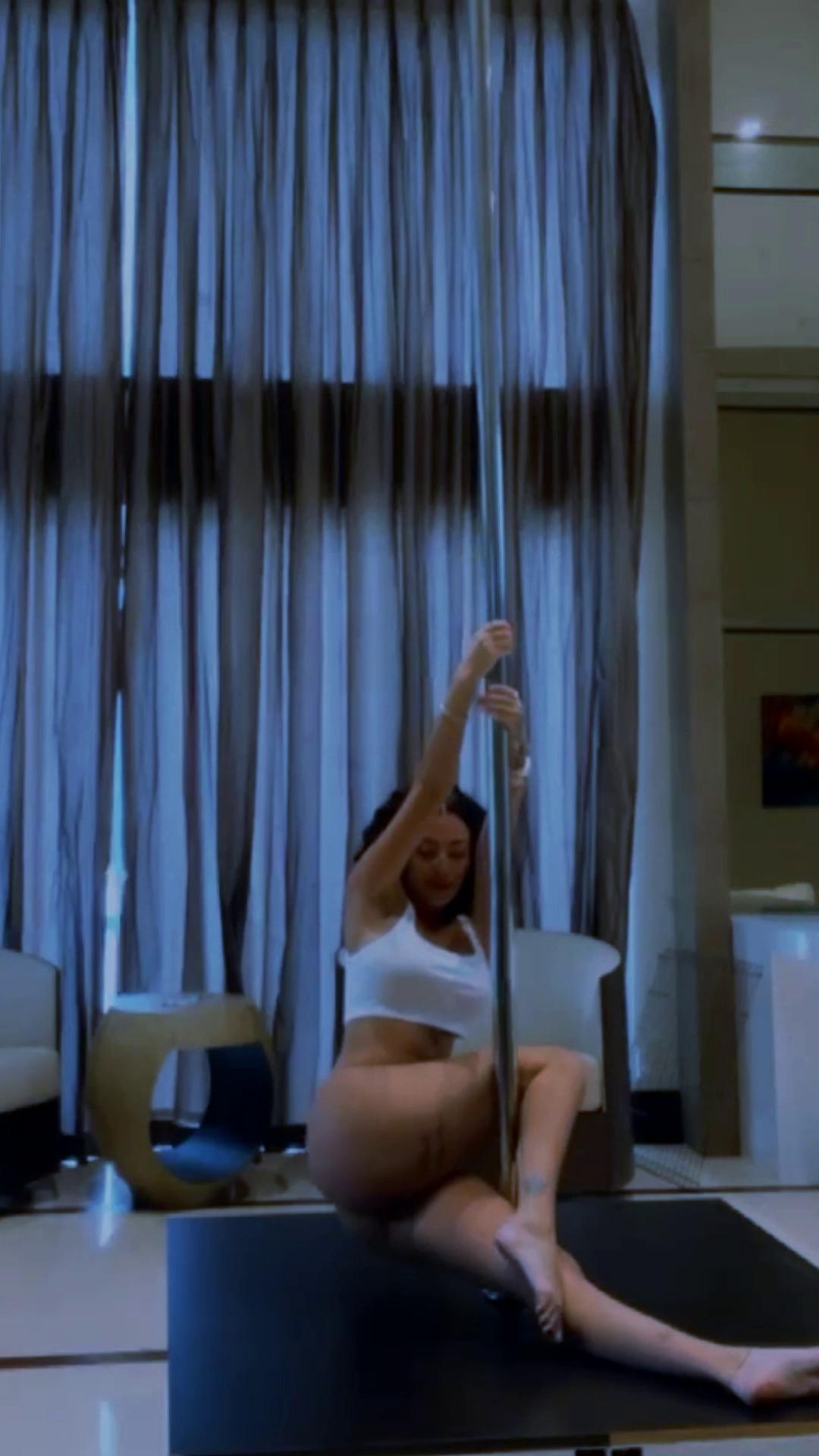 malu_trevejo_g-string_stripper_pole_dancing_onlyfans_video_leaked-mixpus malu trevejo g string stripper pole dancing onlyfans video leaked