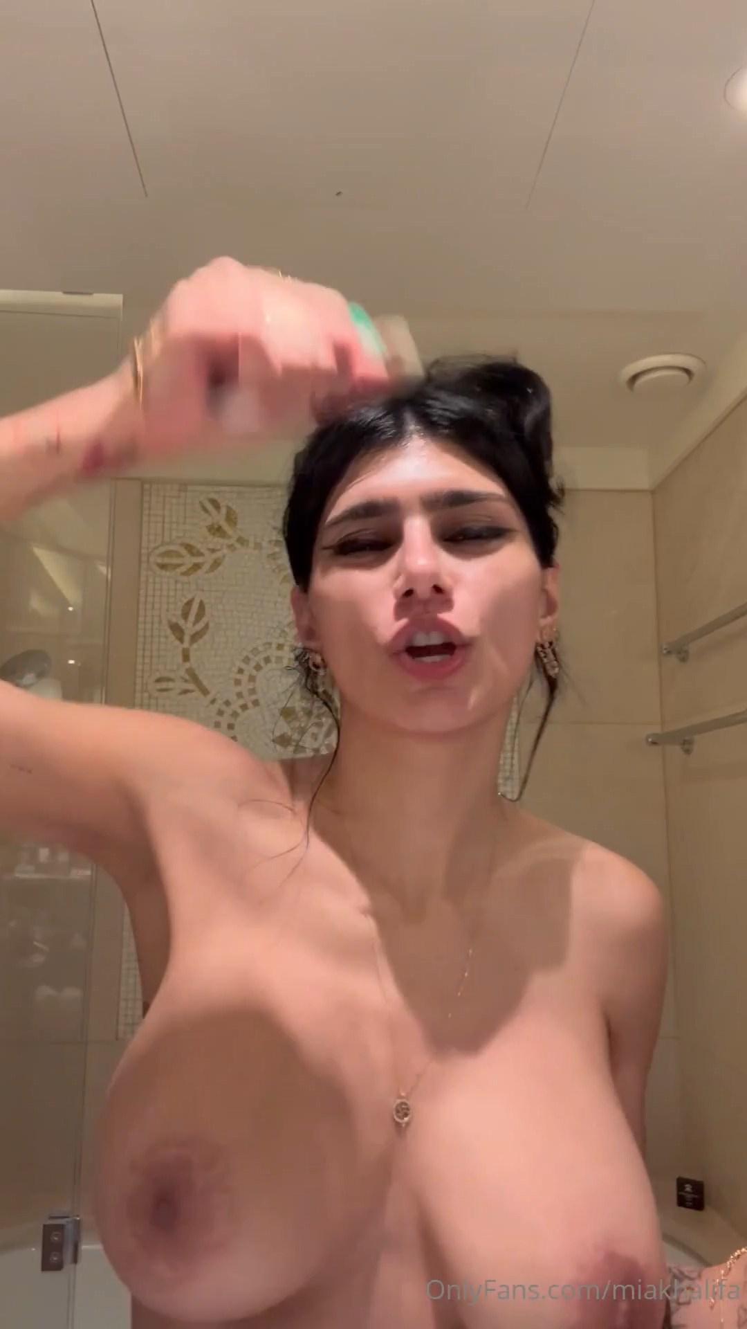 mia khalifa nude teethbrushing onlyfans video leaked piinko