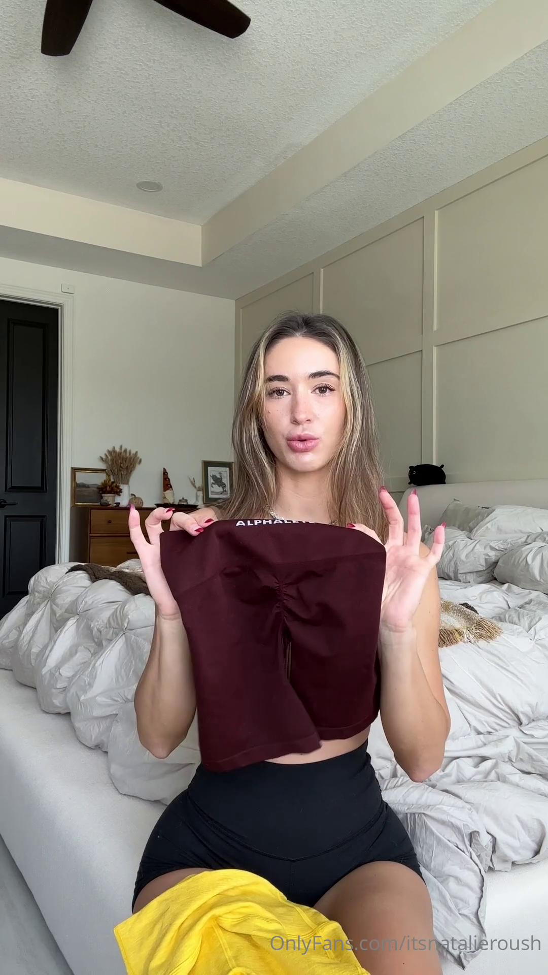 natalie_roush_sexy_short_leggings_try-on_onlyfans_video_leaked-iswdaz natalie roush sexy short leggings try on onlyfans video leaked iswdaz