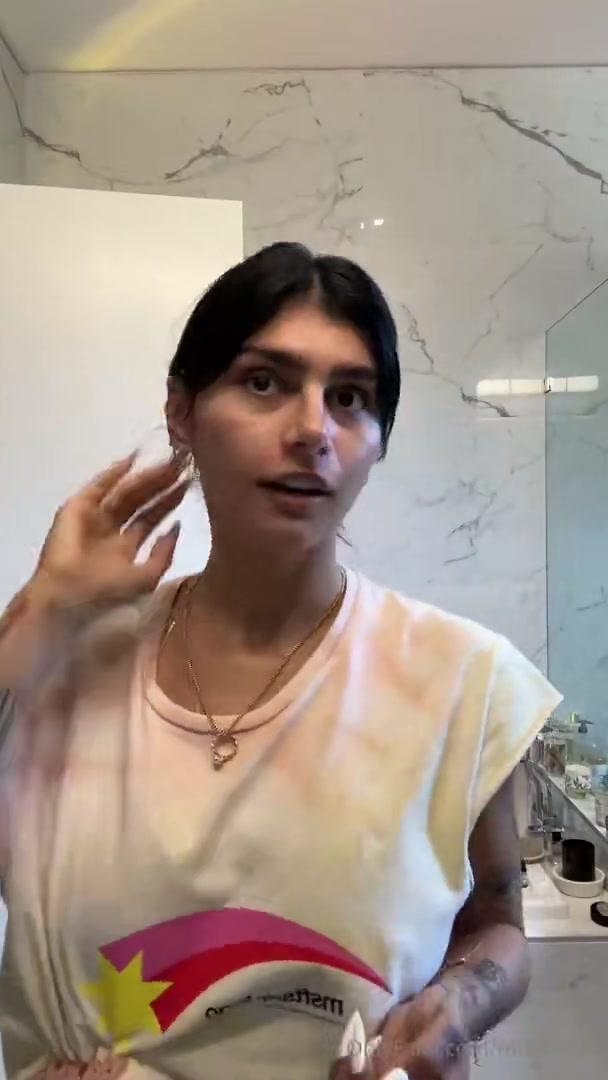 mia khalifa nude bathroom onlyfans livestream leaked
