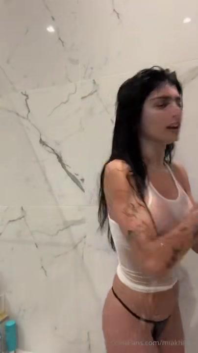 mia khalifa nude wet tank top onlyfans video leaked kiqvee