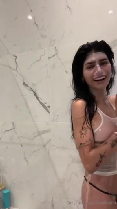 mia khalifa nude wet tank top onlyfans video leaked whtwjg