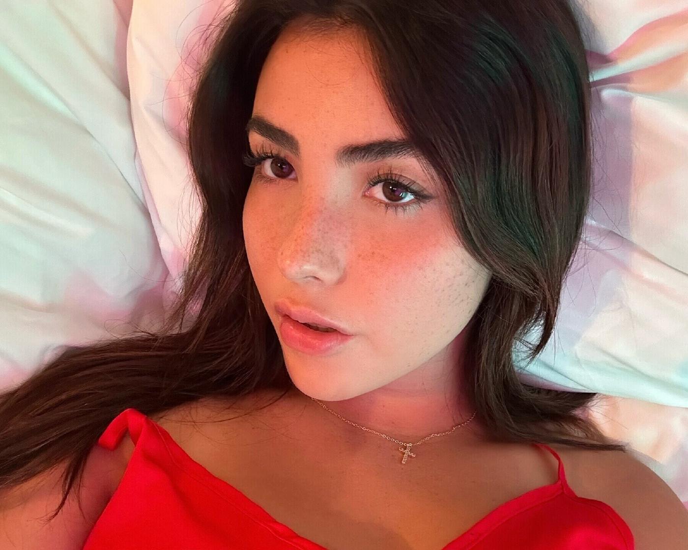 andrea_botez_sexy_boy_shorts_set_leaked-gjghwp andrea botez sexy boy shorts set leaked gjghwp