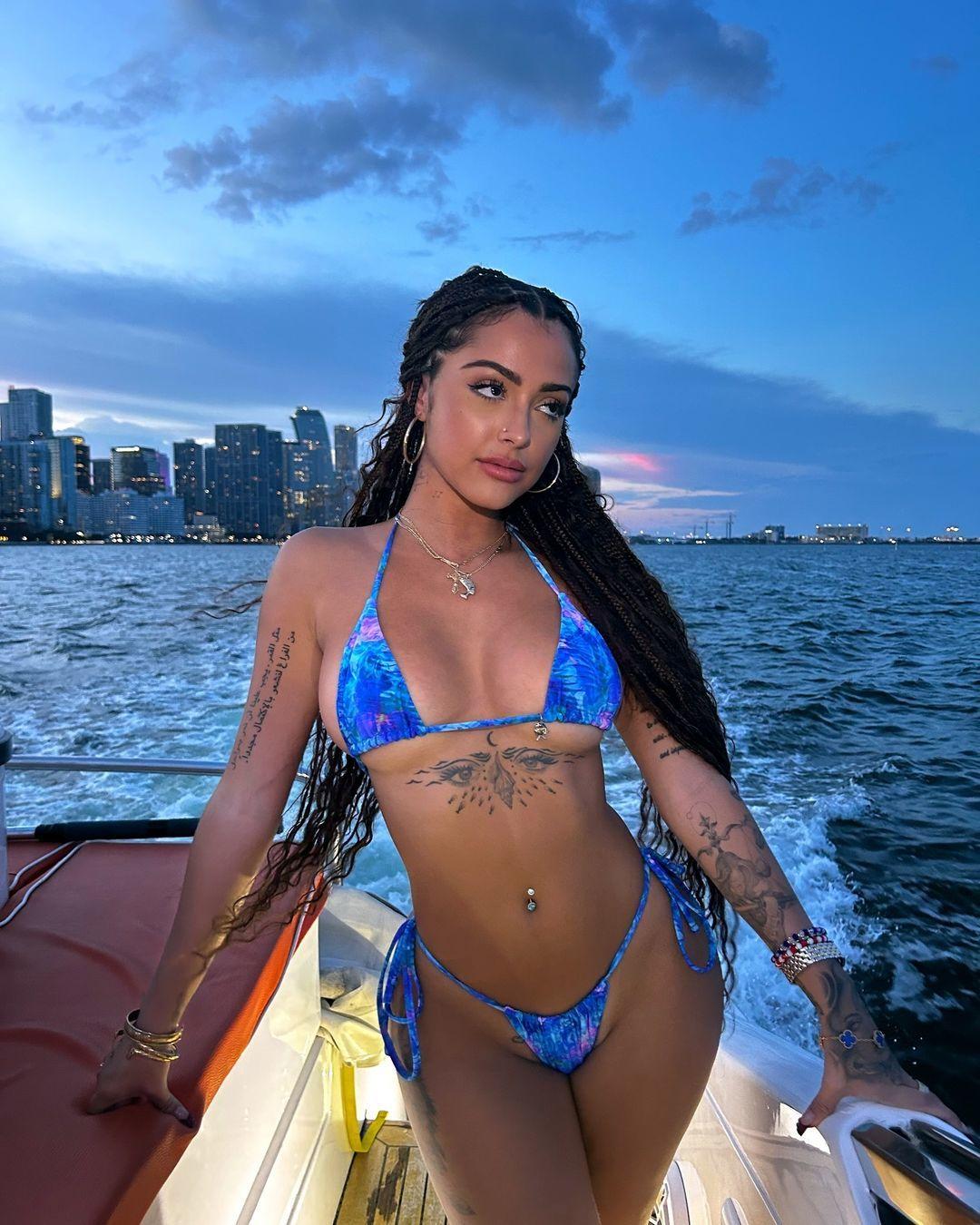 malu_trevejo_sexy_bikini_boat_onlyfans_set_leaked-pezcmc malu trevejo sexy bikini boat onlyfans set leaked pezcmc
