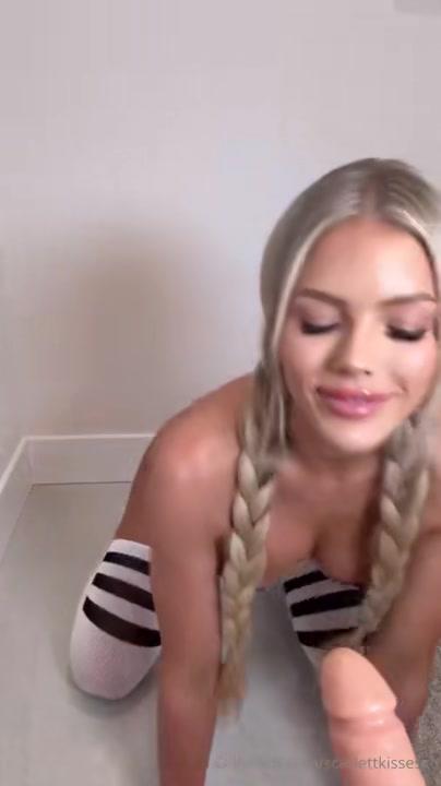 scarlettkissesxo_dildo_blowjob_onlyfans_video_leaked-xtjvpg scarlettkissesxo dildo blowjob onlyfans video leaked