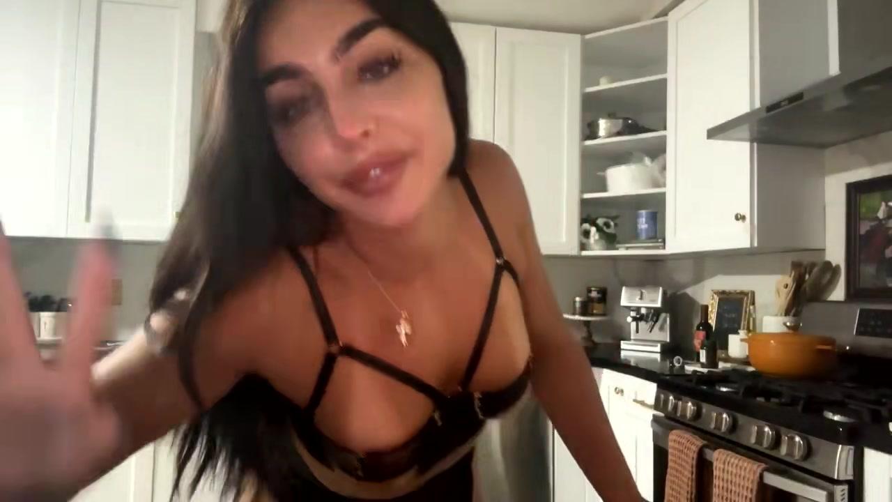 emily rinaudo lingerie cooking onlyfans livestream leaked
