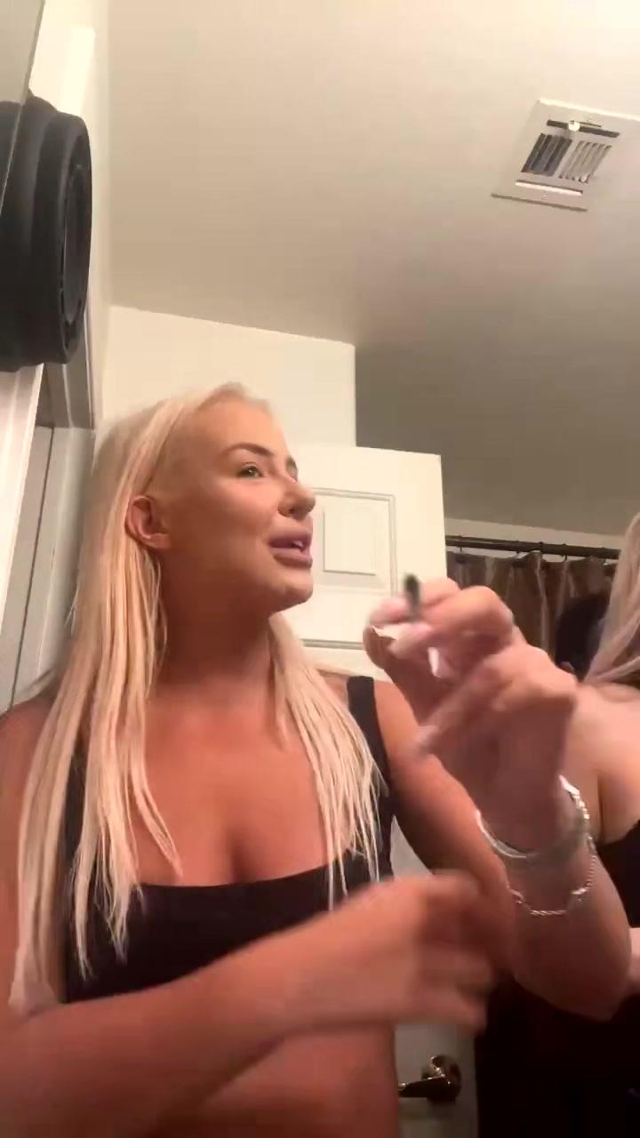 tana mongeau tits flash livestream onlyfans video leaked cslzns
