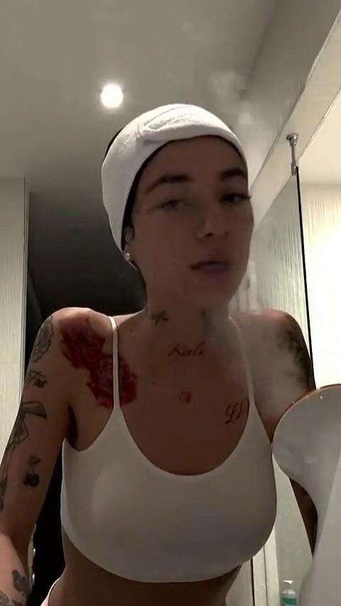 bhad bhabie nipple pokies teasing onlyfans video leaked mgbzpb