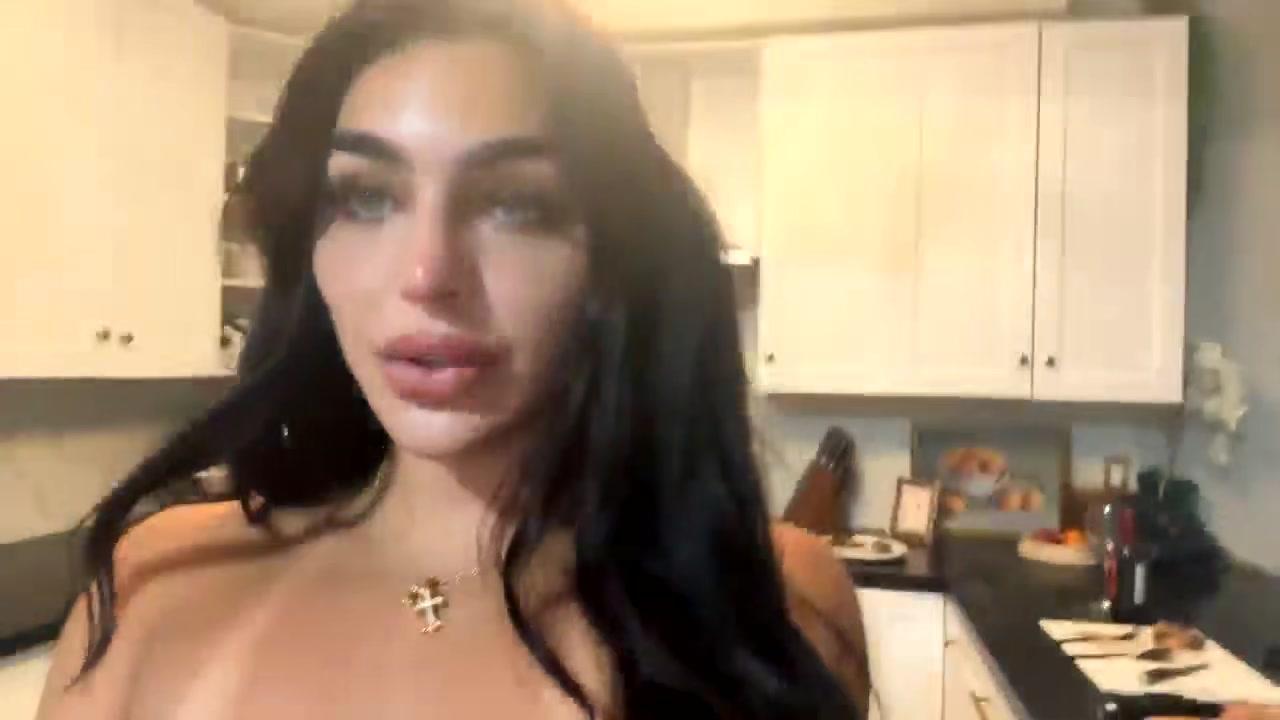 emily rinaudo nude kitchen onlyfans livestream leaked