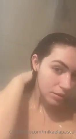 mikaela pascal topless handbra shower onlyfans video leaked iojraf influencers gonewild