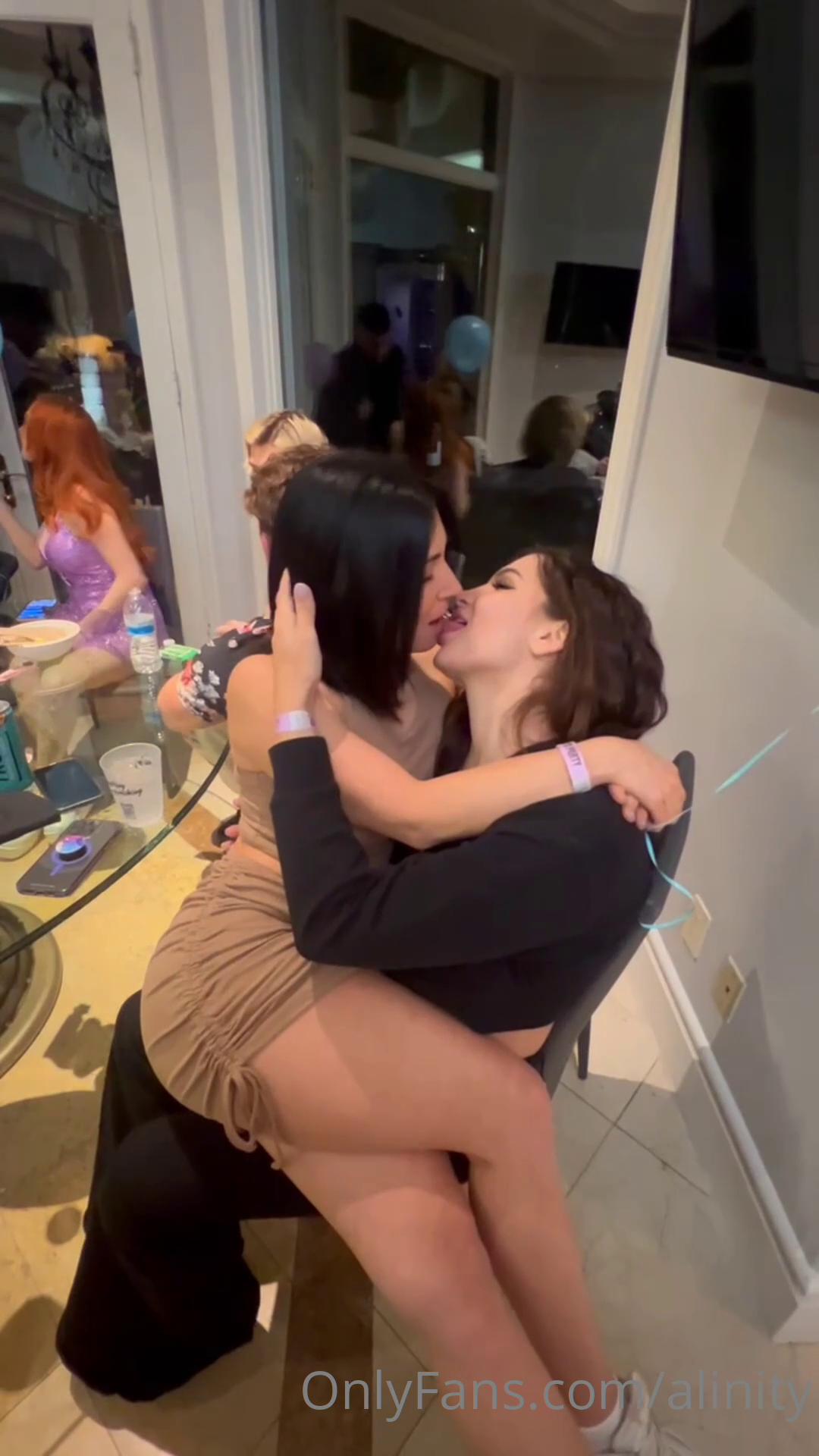 alinity fandy lesbian french kiss ppv onlyfans video leaked ojtmdv influencersgonewild