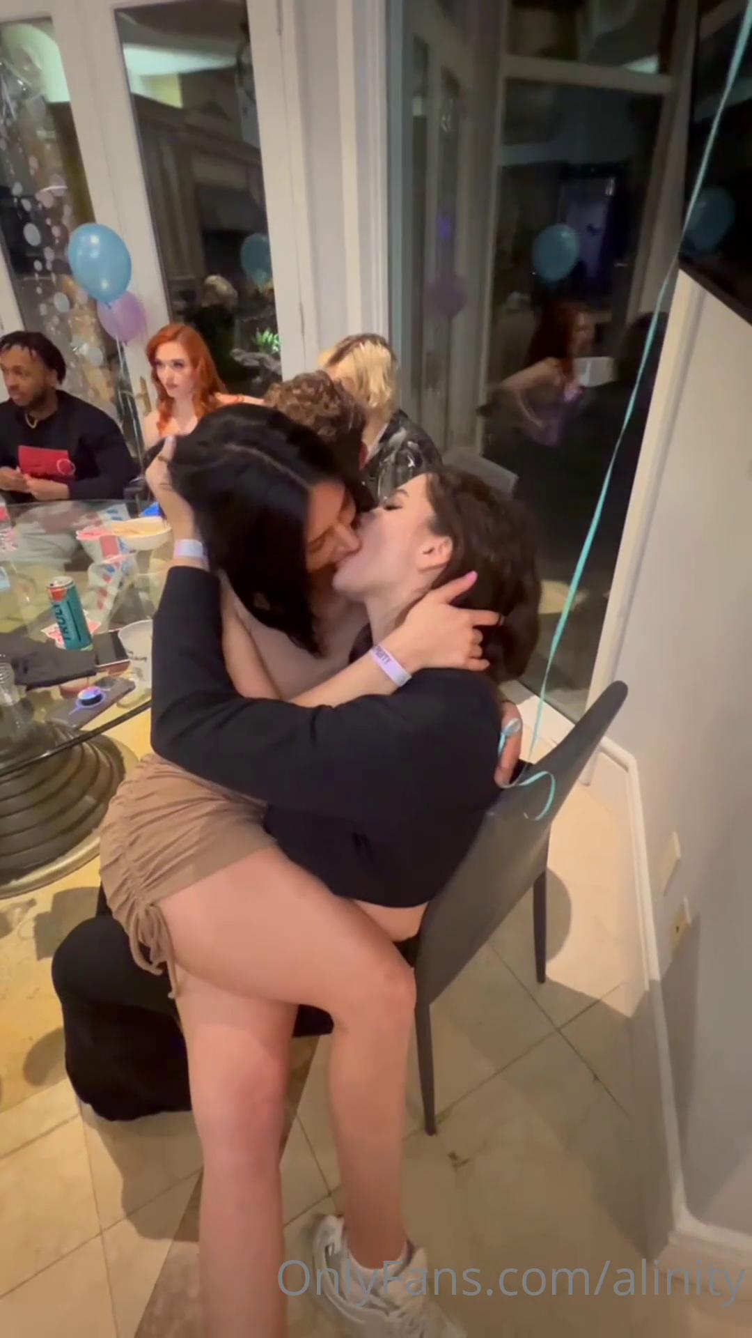 alinity fandy lesbian french kiss ppv onlyfans video leaked vcchxq influencersgonewild