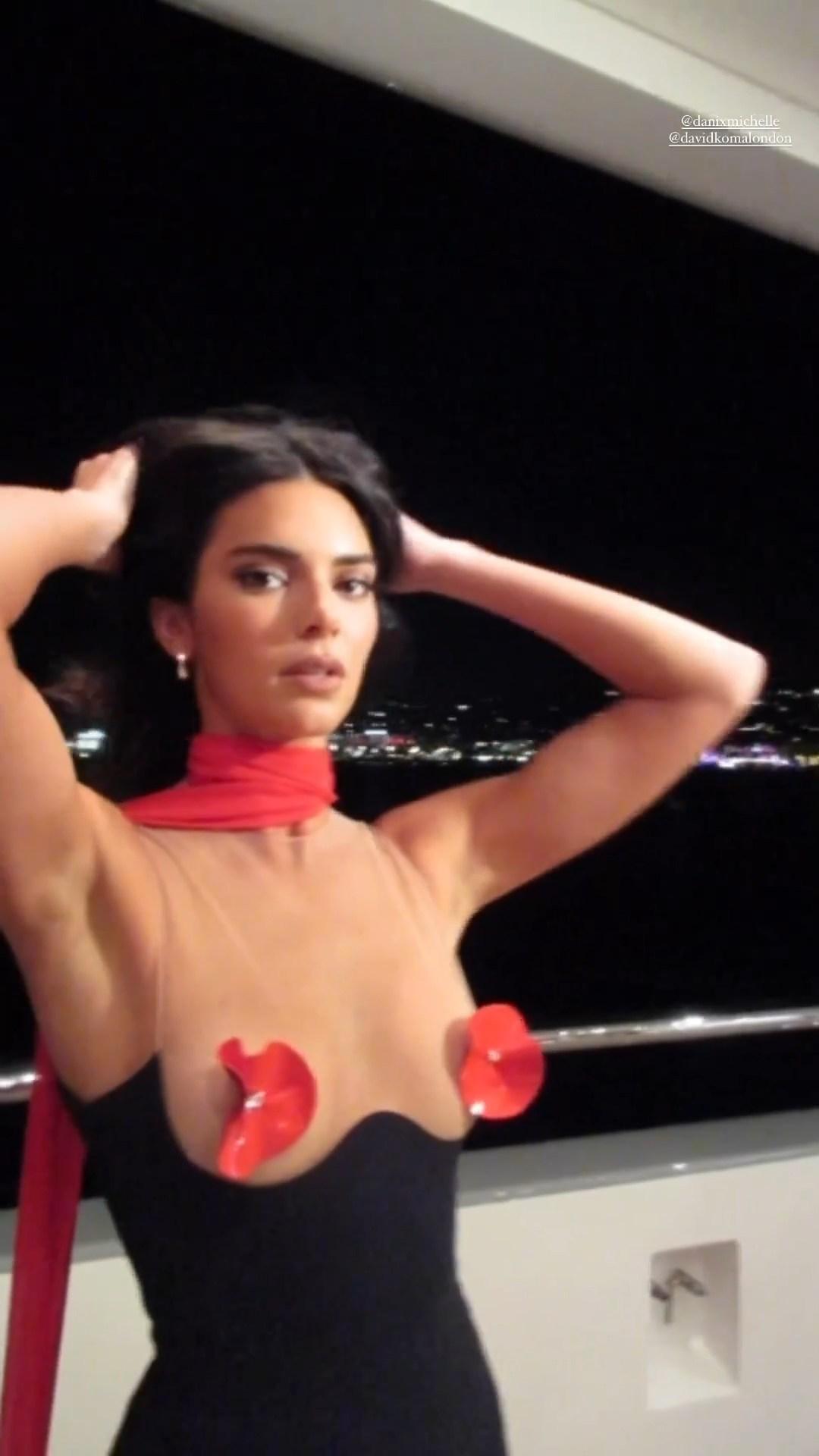 kendall jenner pasties dress candid video leaked ivmaio influencersgonewild