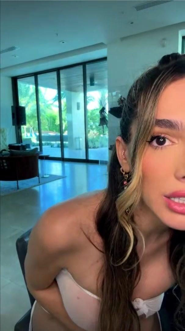 lyna perez nude cutting clothes onlyfans livestream leaked scctan influencersgonewild