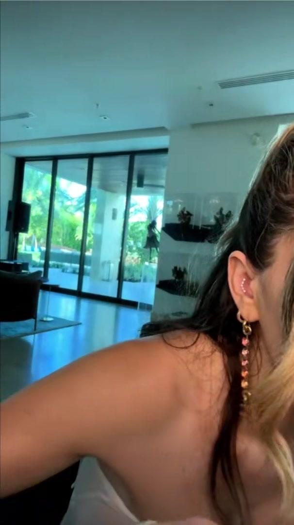 lyna perez nude cutting clothes onlyfans livestream leaked swifag influencersgonewild