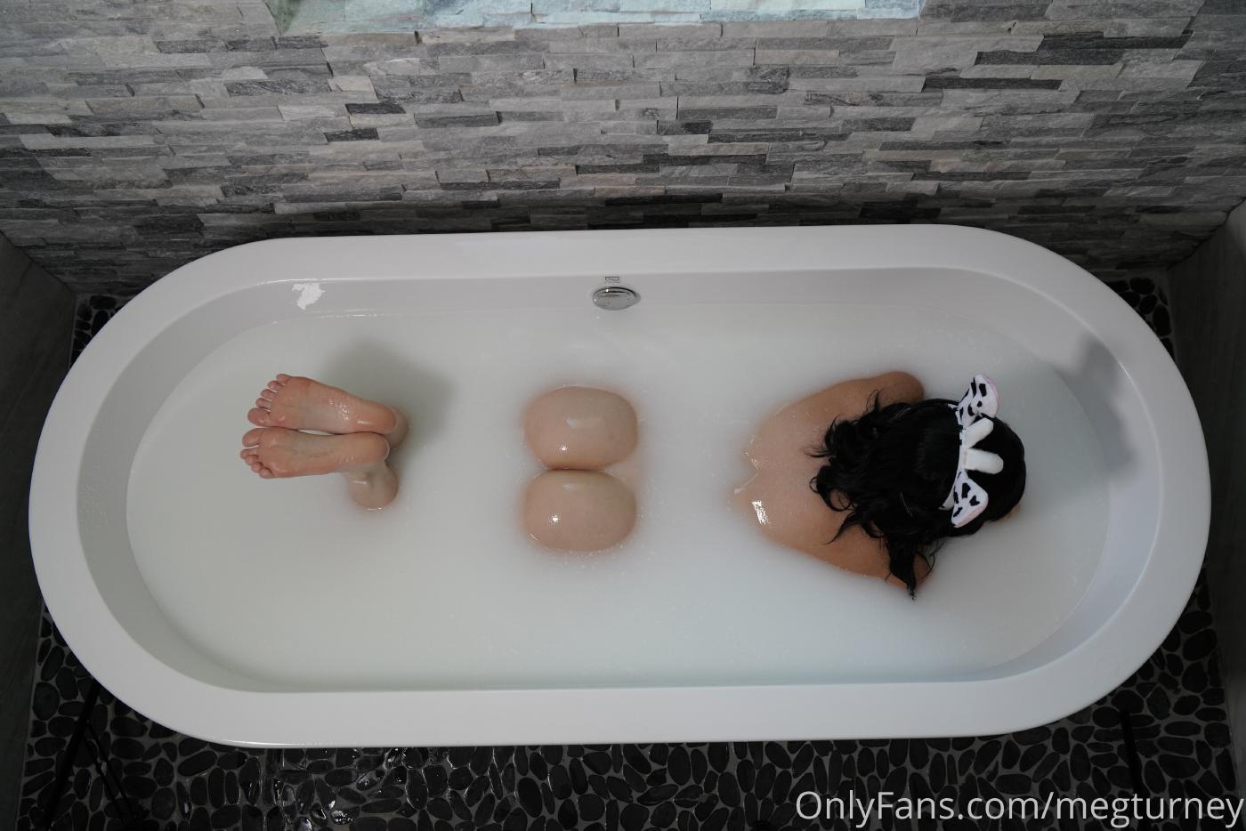 meg turney milky bath feet onlyfans set leaked imjbkb influencersgonewild