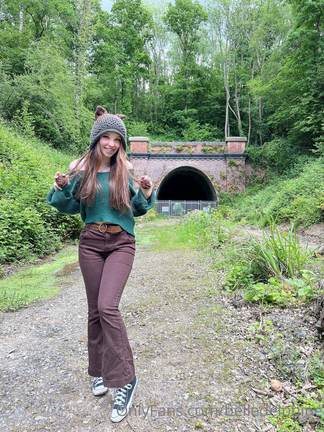 belle delphine pub lunch onlyfans set leaked uuhfhy influencers gonewild