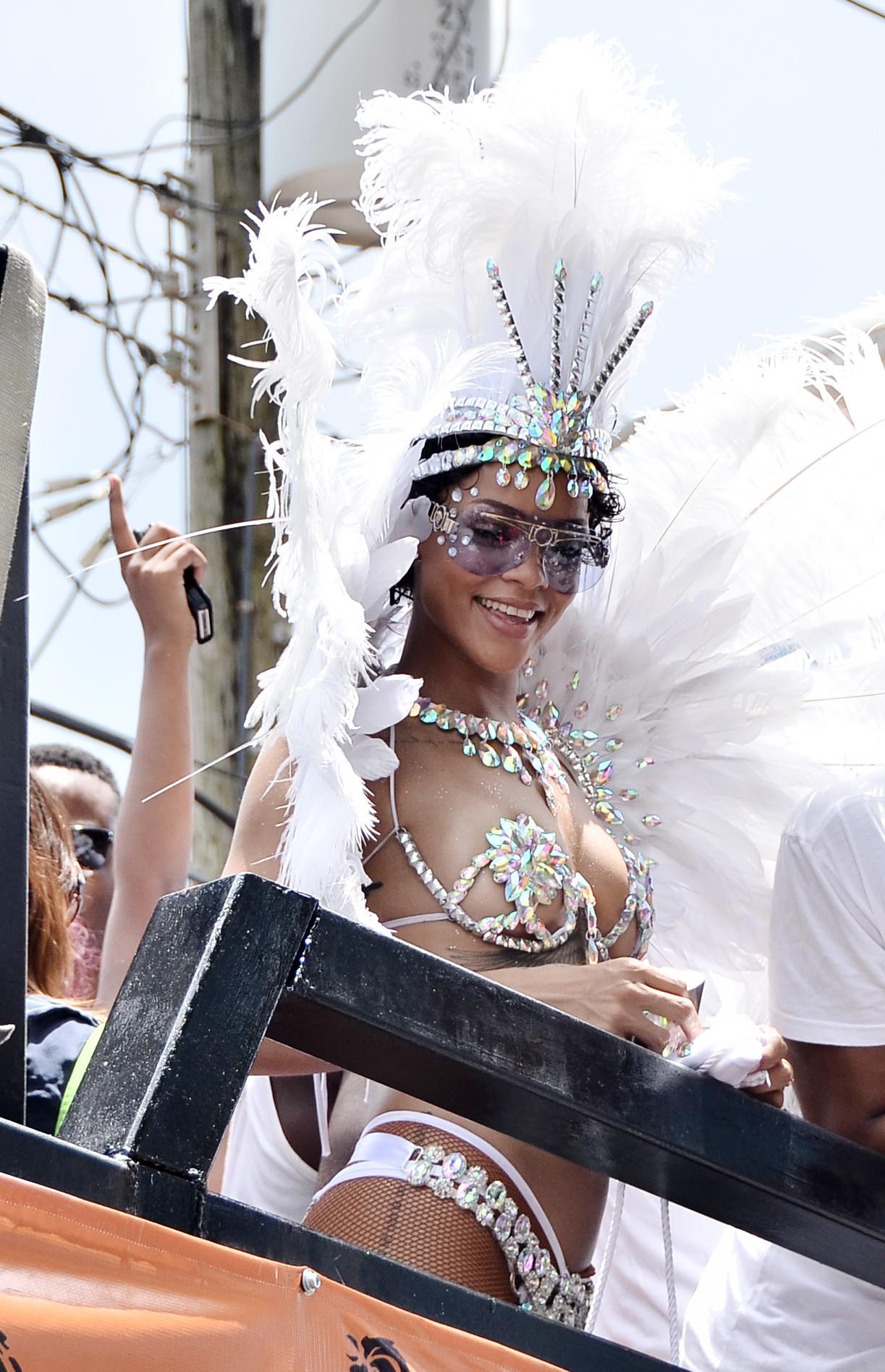 rihanna nip slip barbados festival photos leaked oclefu influencers gonewild