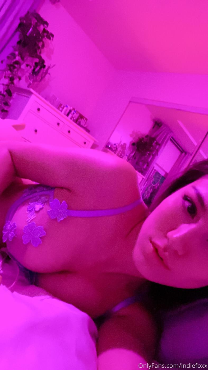 indiefoxx lingerie lounging onlyfans set leaked tzibuo influencers gonewild
