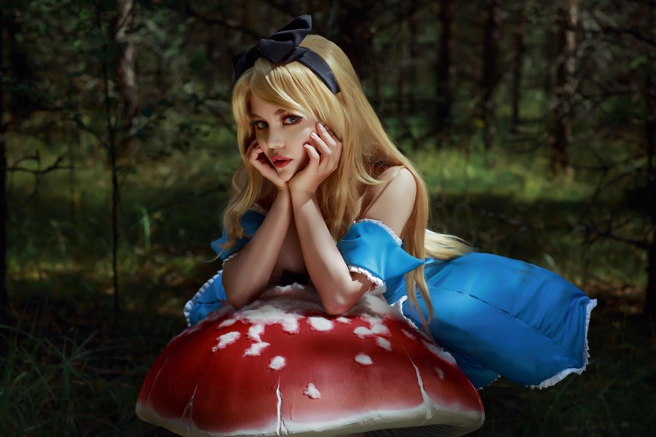 kalinka fox alice in wonderland cosplay video leaked ksirjc influencers gonewild
