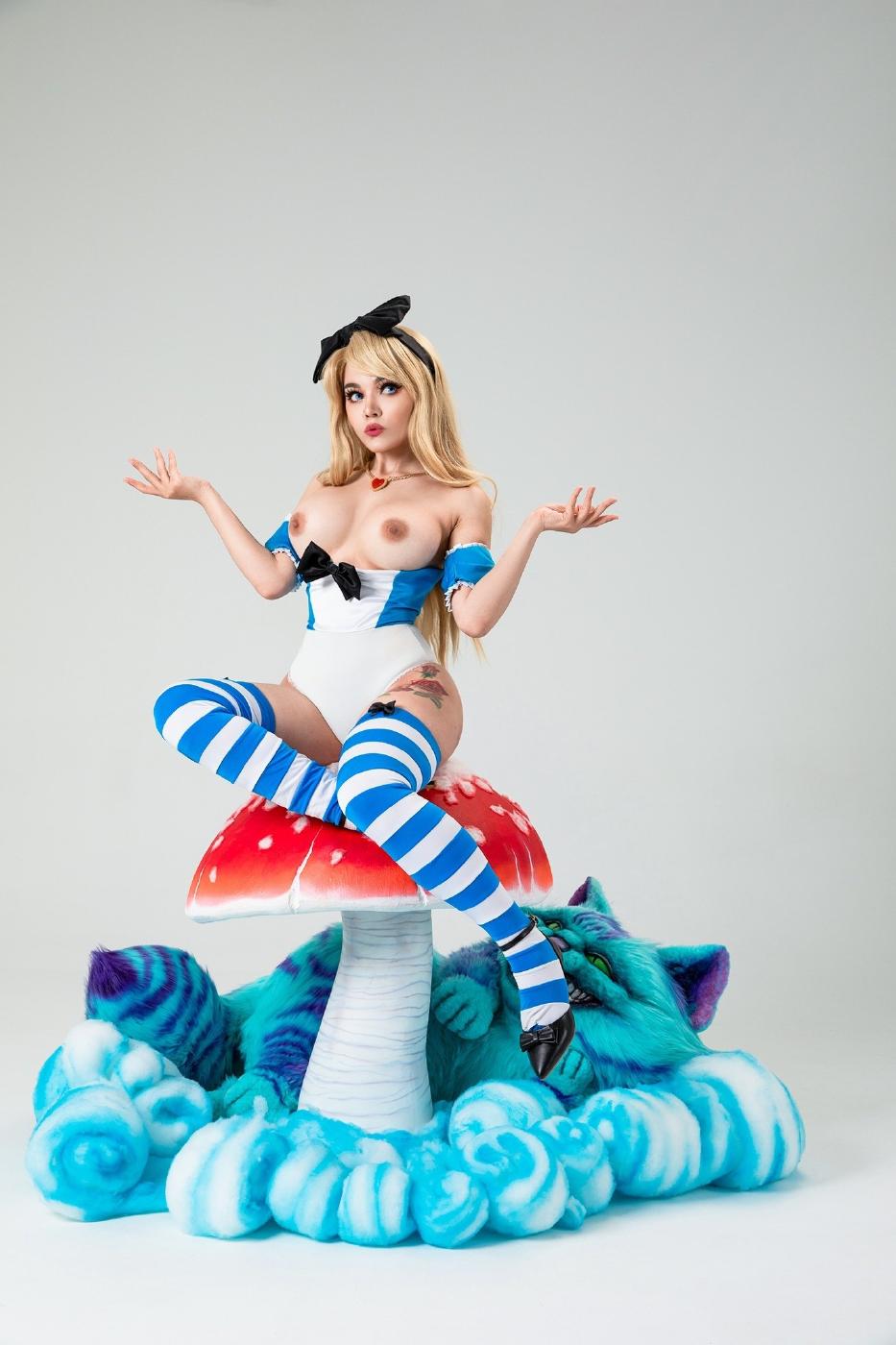 kalinka fox alice in wonderland cosplay video leaked ofjzdr influencers gonewild