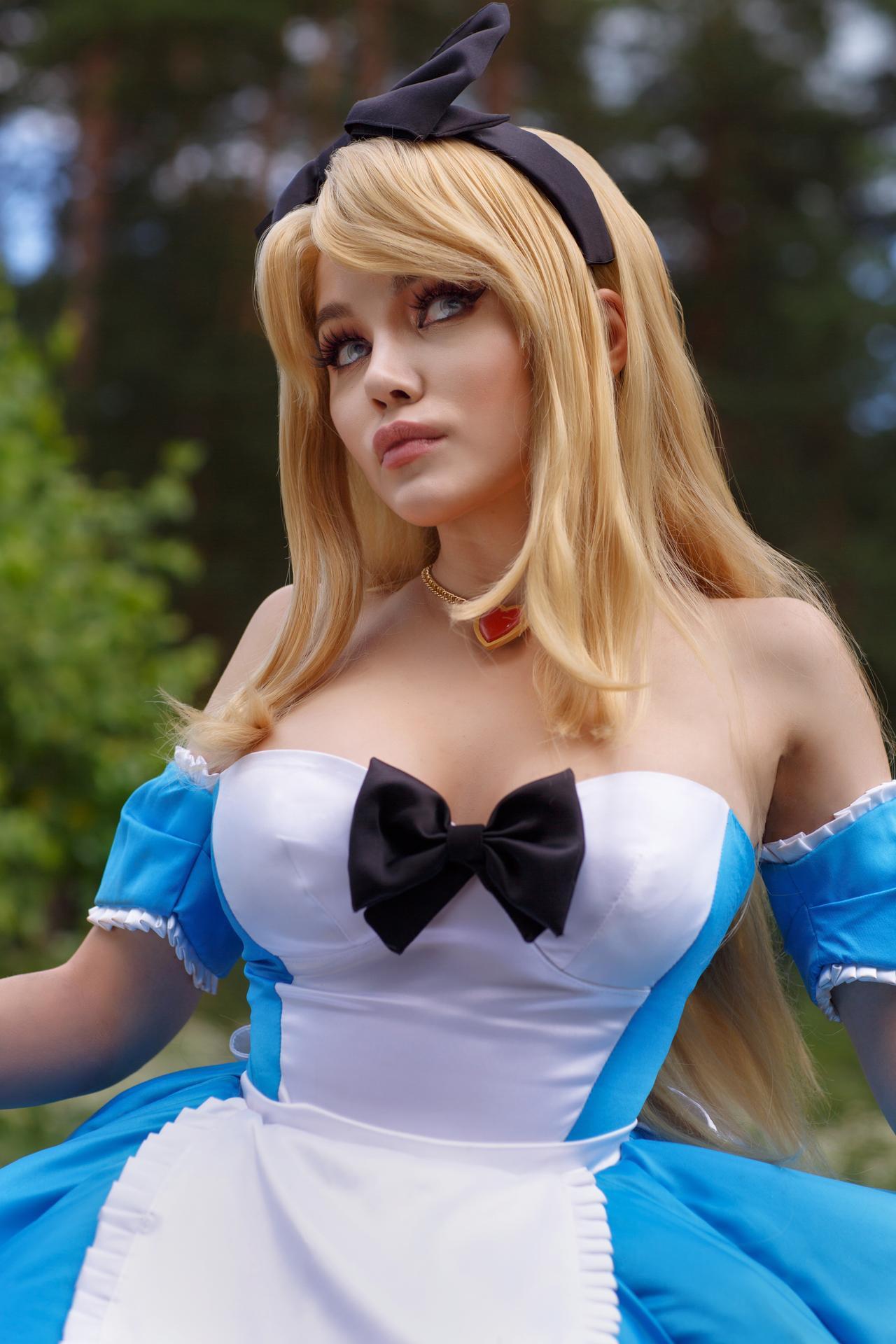 kalinka fox alice in wonderland cosplay video leaked ybmxzz influencers gonewild