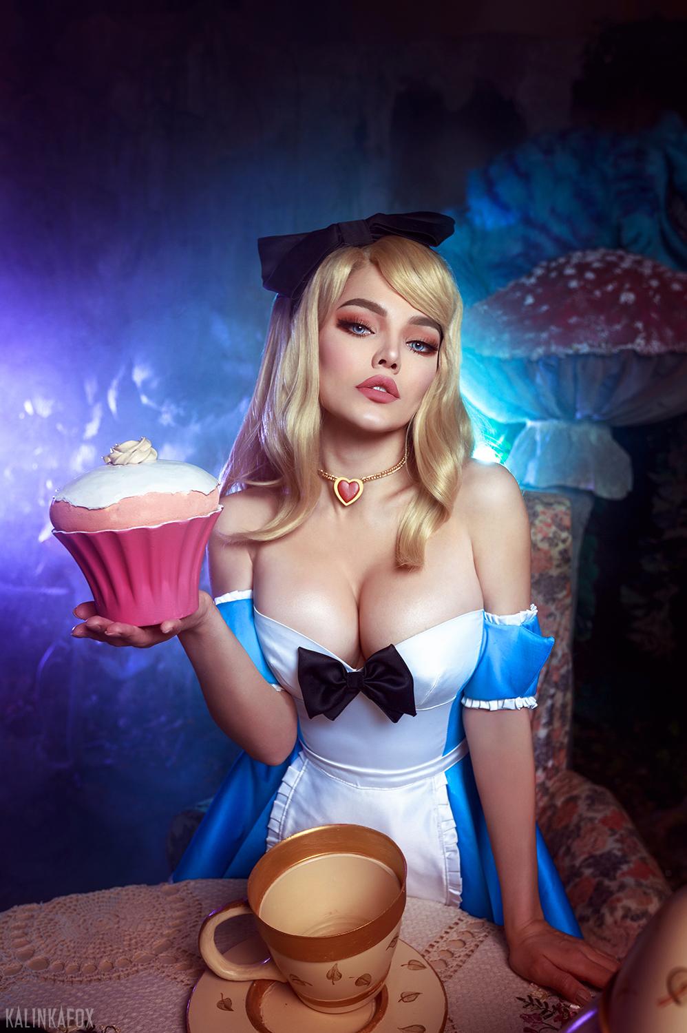 kalinka fox alice in wonderland cosplay video leaked zjsrru influencers gonewild