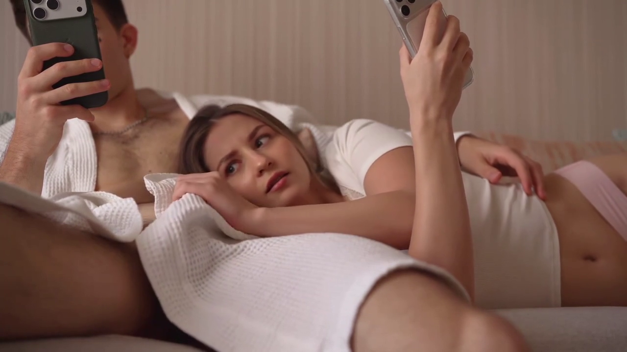 elina lizz getting destroyed on the sofa video leaked 3