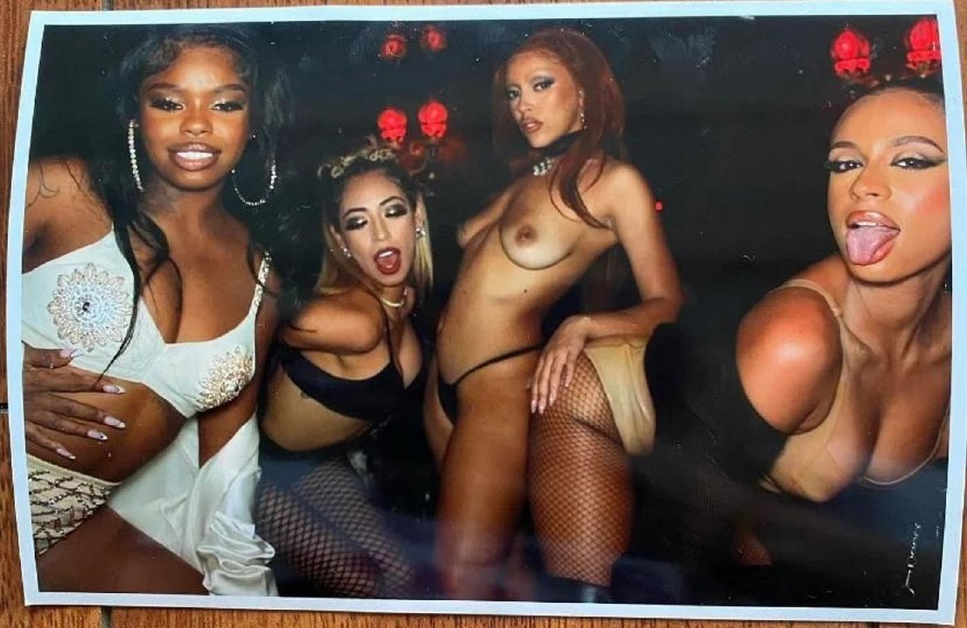 doja_cat_nude_topless_birthday_party_set_leaked-njhfod-1-influencers-gonewild doja cat nude topless birthday party set leaked njhfod 1 influencers gonewild
