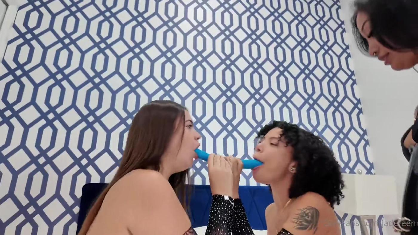 jadeteen nude lesbian fucking machine onlyfans video leaked dmyxxk influencers gonewild